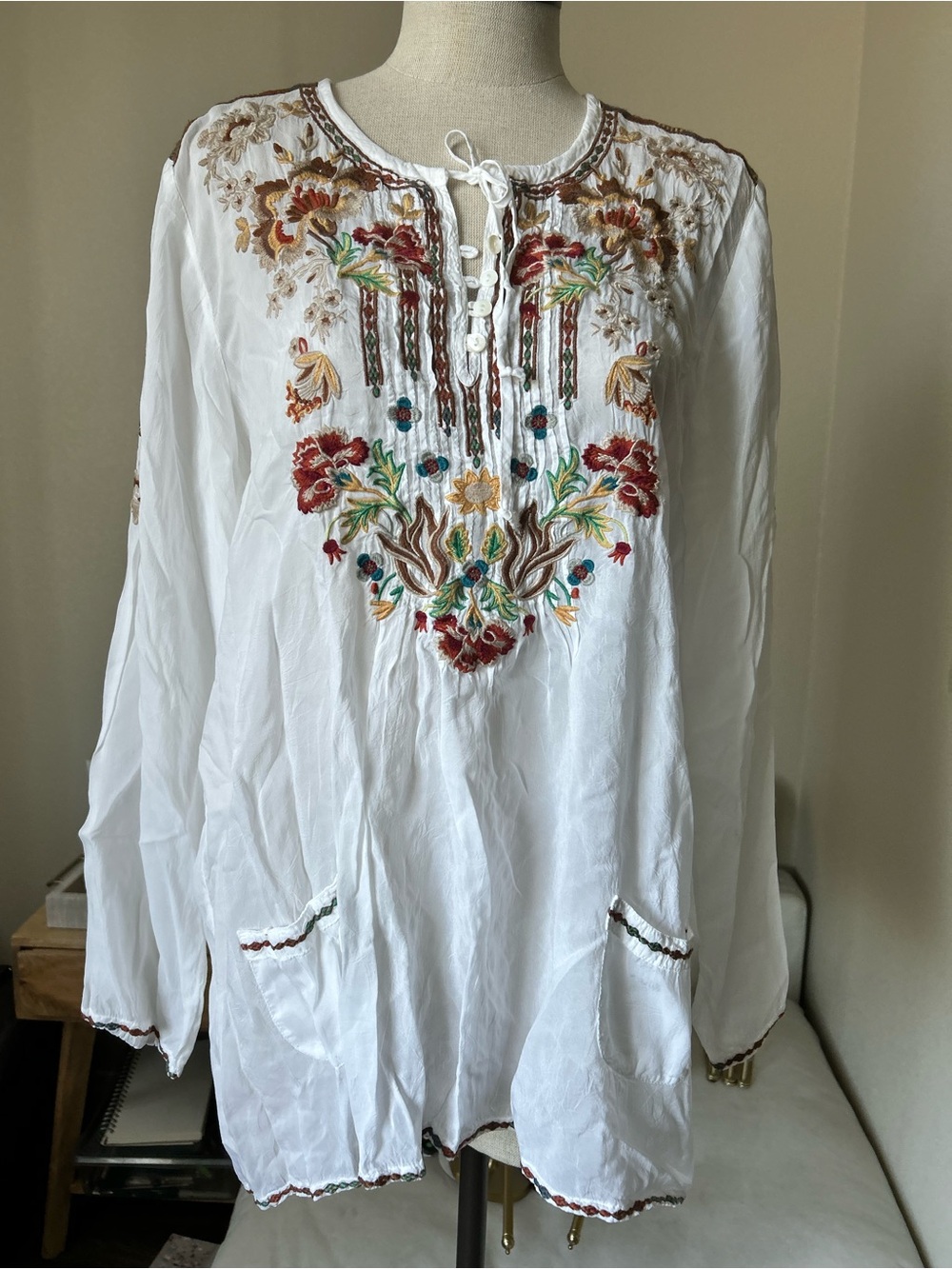 Johnny Was White Tunic with Multicolor Floral Embroidery - Picture 8 of 13